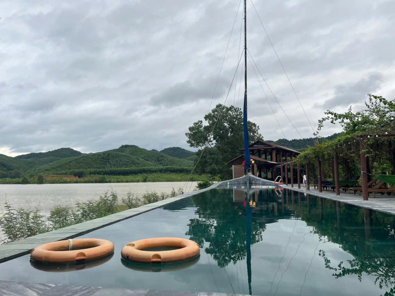 פונג נה Nguyen Shack Retreat Resort מראה חיצוני תמונה
